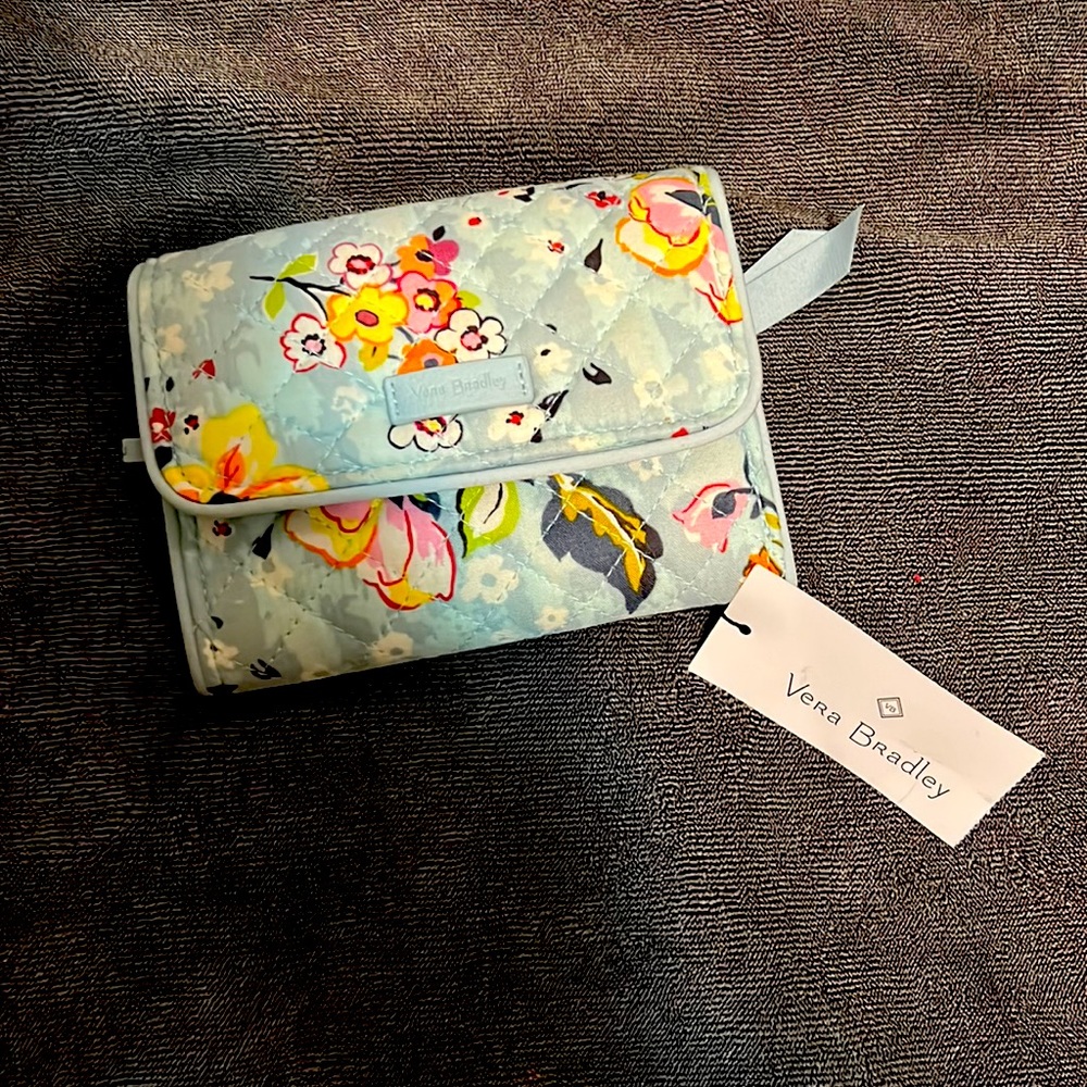 Vera Bradley baby Blue Floral wallet